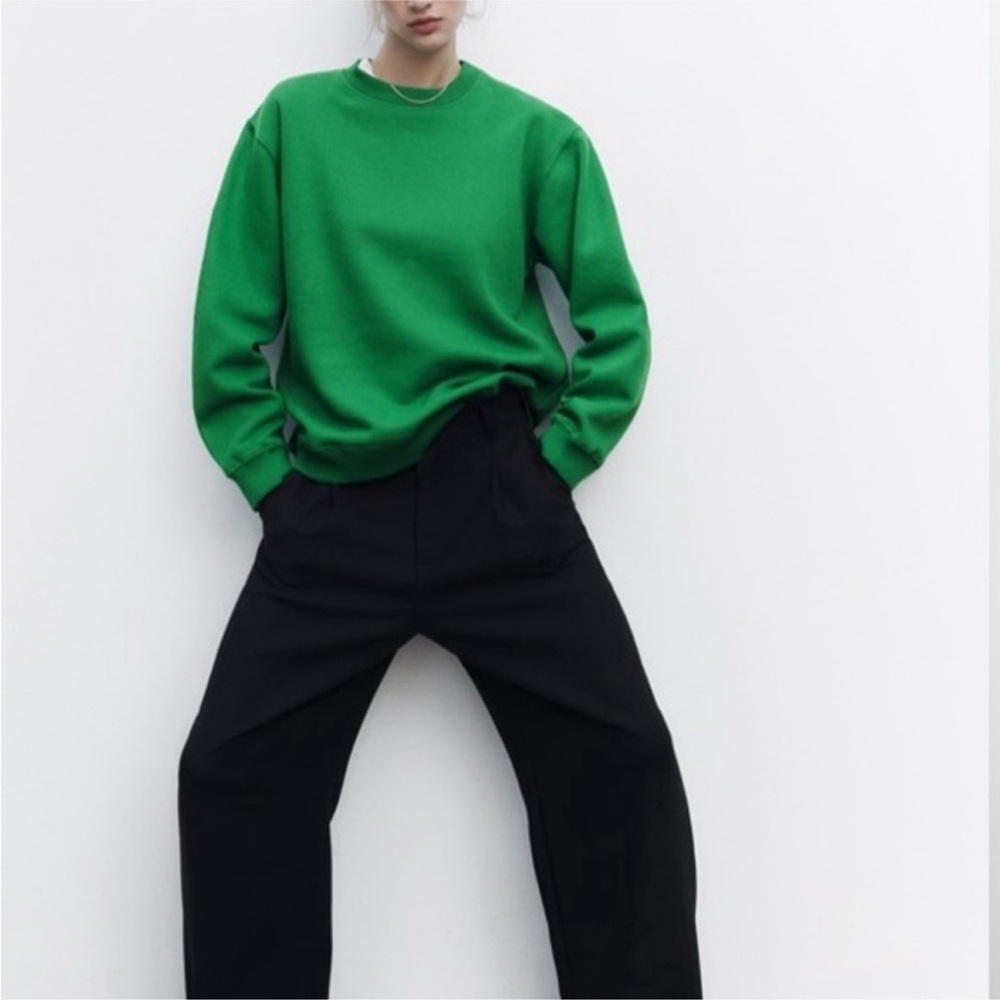 ZARA ROUND NECK SWEATER